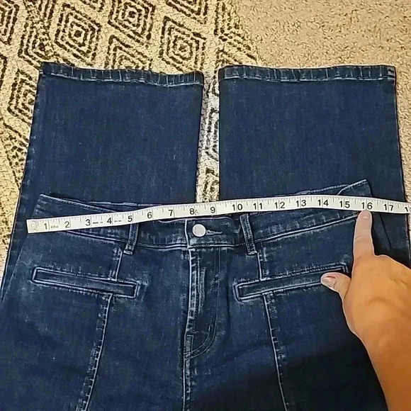 J McLaughlin High Rise Blue Flare Jeans Size 10 - Picture 4 of 5